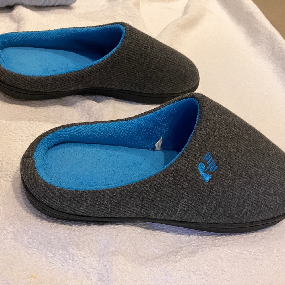 Memory foam, size 9-10, machine washable slippers